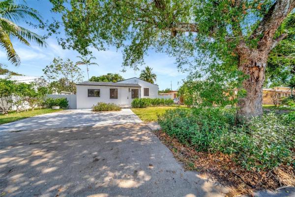 Royal Poinciana, 1921 Harding St, Hollywood, Florida 33020, image 3