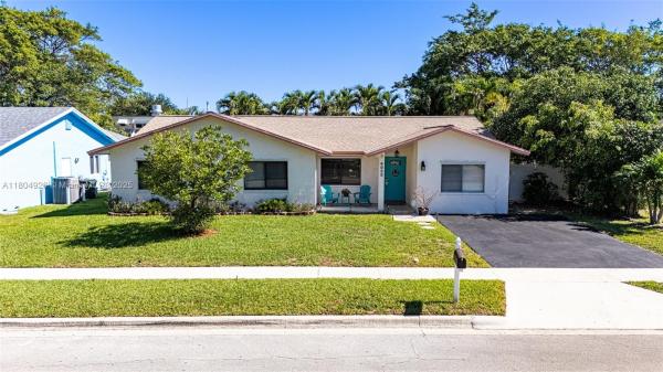 Lakewood East, 4955 NW 10th St, Coconut Creek, Florida 33063, image 1
