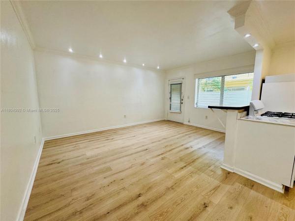 Golden Dreams, 65 Washington Ave #3, Miami Beach, Florida 33139, image 1