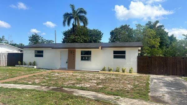 Driftwood Plaza, 6271 Farragut St, Hollywood, Florida 33024, image 1