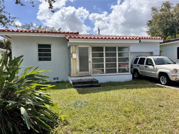 Tamiami Place, 920 El Rado St, Coral Gables, Florida 33134, image 1