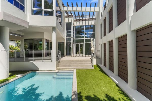 544 Fernwood Rd #544, Key Biscayne, Florida 33149, image 1