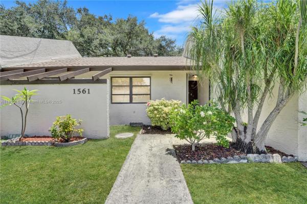 East Lakes Townhomes, 1561 NW 98th Ter, Pembroke Pines, Florida 33024, image 1