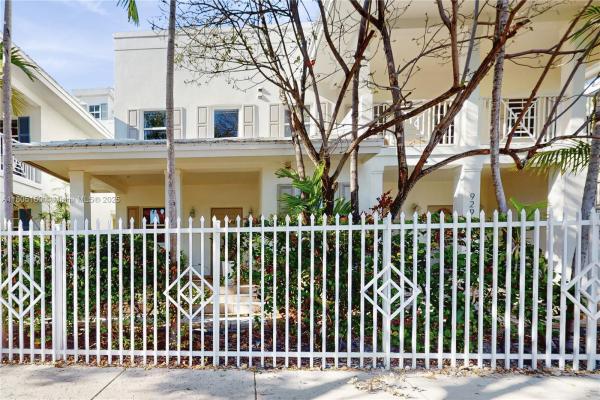 Roads End Village, 931 SW 11th St #H-1, Miami, Florida 33129, image 1