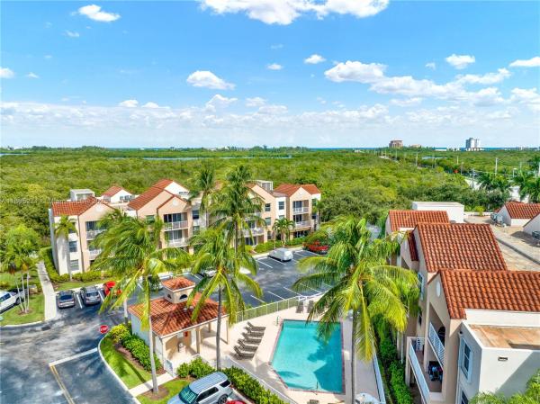 Sheridan Ocean Club, 2721 Ocean Club Blvd #305, Hollywood, Florida 33019, image 3