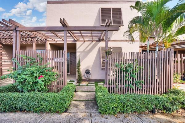 Flamingo Villas At Pembroke Lakes, 1033 NW 124th Ave, Pembroke Pines, Florida 33026, image 1