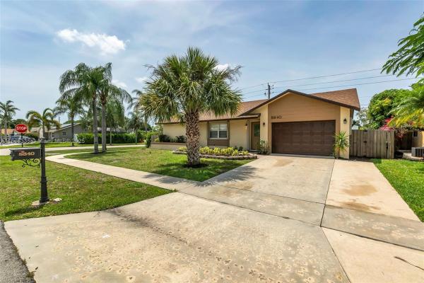 Barwood Estates, 8840 SW 18th Rd, Boca Raton, Florida 33433, image 2