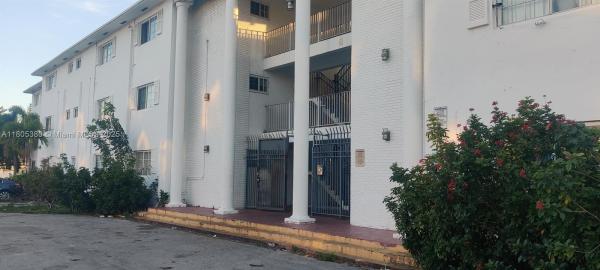 The White House, 13700 NE 6th Ave #109, North Miami, Florida 33161, image 1