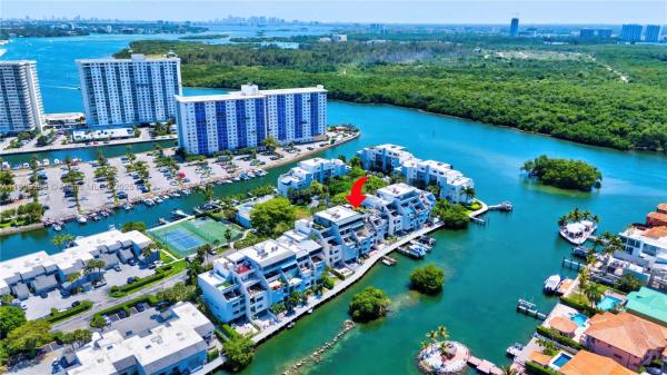 Poinciana Island Yacht & Racquet Club, 401 Poinciana Dr #1225, Sunny Isles Beach, Florida 33160, image 2