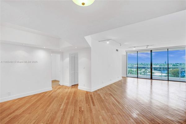 Hamptons West, 20281 E Country Club Dr #412, Aventura, Florida 33180, image 1