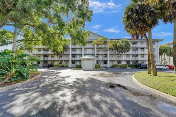Whitehall Of Pine Island Ridge, 1510 Whitehall Dr #402, Davie, Florida 33324, image 1