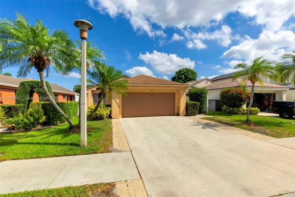 Lakeview Homes At Centura Parc, 3831 NW 21st St, Coconut Creek, Florida 33066, image 1