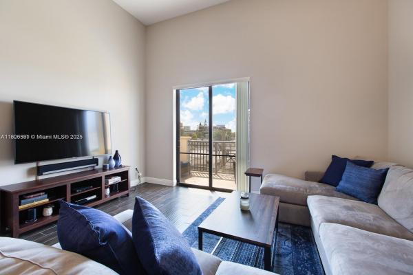 Colonnade At Dadeland, 8395 SW 73rd Ave #312, Glenvar Heights, Florida 33143, image 3