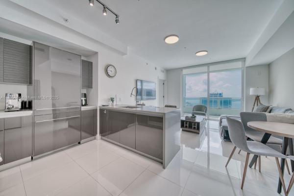 The Bond On Brickell, 1080 Brickell Ave #3802, Miami, Florida 33131, image 1