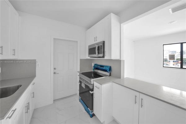 Beacom Manor, 450 Beacom Blvd, Miami, Florida 33135, image 3