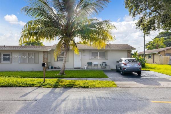 Hollywood Beach Gardens, 5746 Polk St #1-2, Hollywood, Florida 33021, image 2