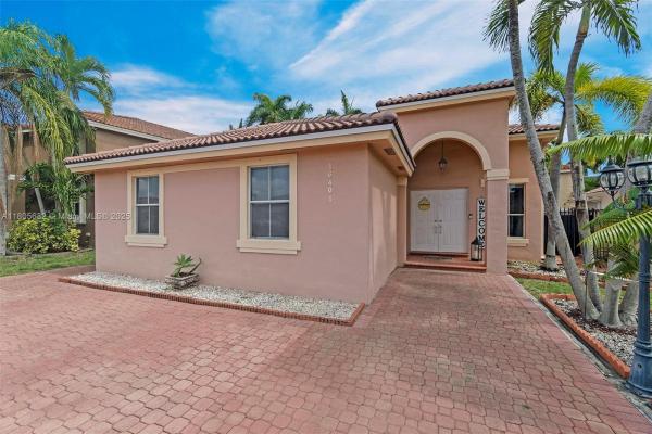 Shoma Homes, 16401 SW 94th St, The Hammocks, Florida 33196, image 3