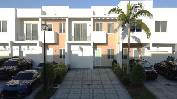 7221 NW 103rd Path, Doral, Florida 33178, image 1