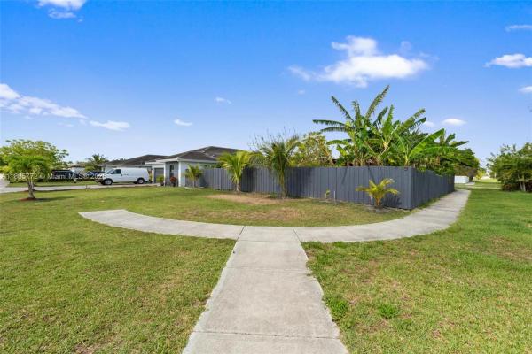 32004 SW 199th Ct, Unincorporated Dade County, Florida 33030, image 1