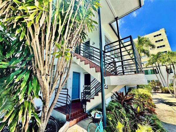 The Esquire House, 4710 Pine Tree Dr #31, Miami Beach, Florida 33140, image 1