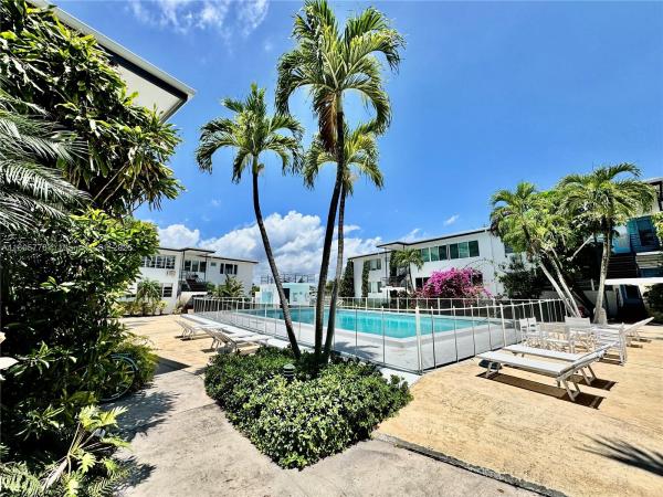 The Esquire House, 4710 Pine Tree Dr #31, Miami Beach, Florida 33140, image 3