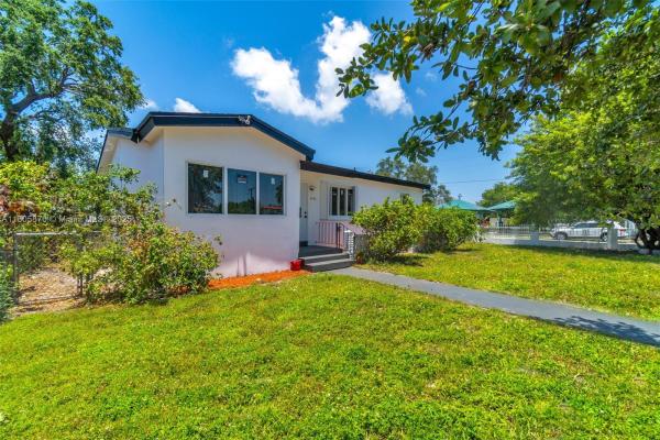 Home Owners Paradise, 3101 NW 49th St, Brownsville, Florida 33142, image 3