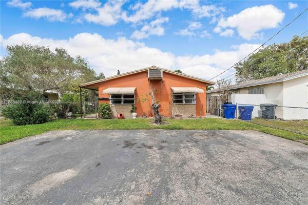 Hollywood Beach Gardens, 5831 Taylor St #2, Hollywood, Florida 33021, image 1