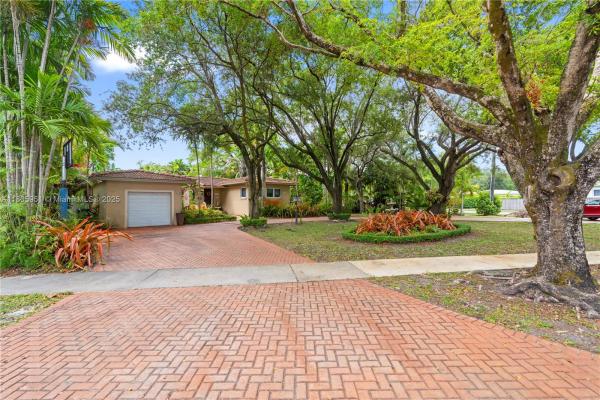 Bass Lake Estates, 1090 Meadowlark Ave, Miami Springs, Florida 33166, image 1