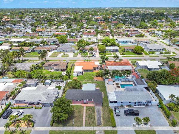 Fairlawn Estates, 4230 SW 97th Pl, Olympia Heights, Florida 33165, image 2