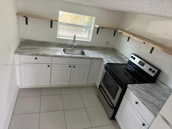 West Moorland, 126 NW 13th Ave, Dania Beach, Florida 33004, image 1