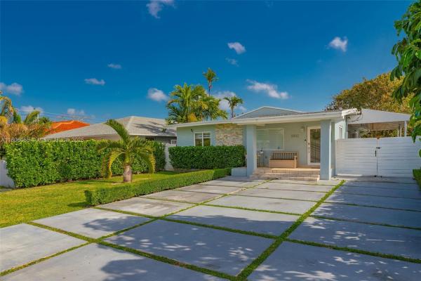 6432 SW 33rd St, Unincorporated Dade County, Florida 33155, image 1