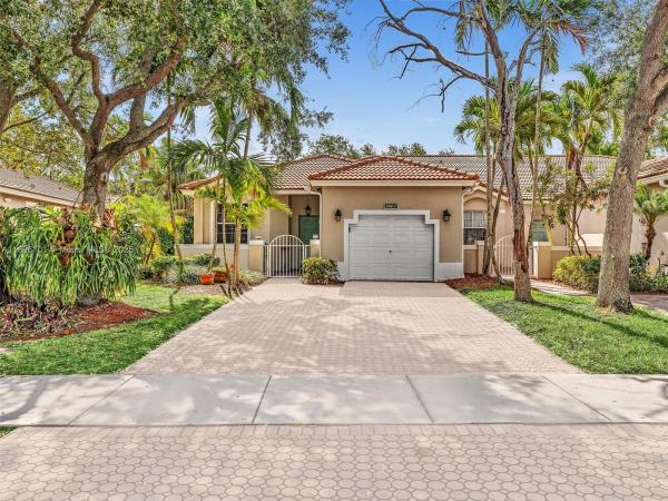 Regency Homes At Fairway Isles, 2530 E Aragon Blvd #1, Sunrise, Florida 33313, image 2
