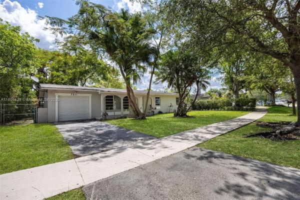 Winston Park, 7911 SW 132nd Ave, Kendale Lakes, Florida 33183, image 2
