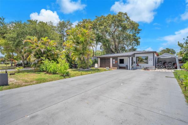 Fulford By The Sea, 1635 NE 174th St, North Miami Beach, Florida 33162, image 1
