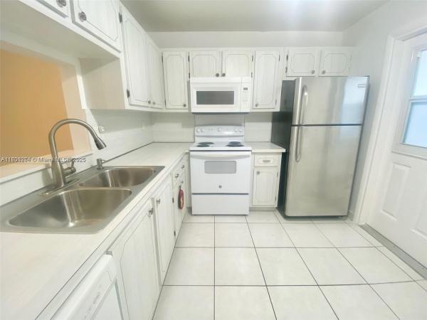 Meadowbrook Towers, 232 NE 12th Ave #207, Hallandale Beach, Florida 33009, image 1