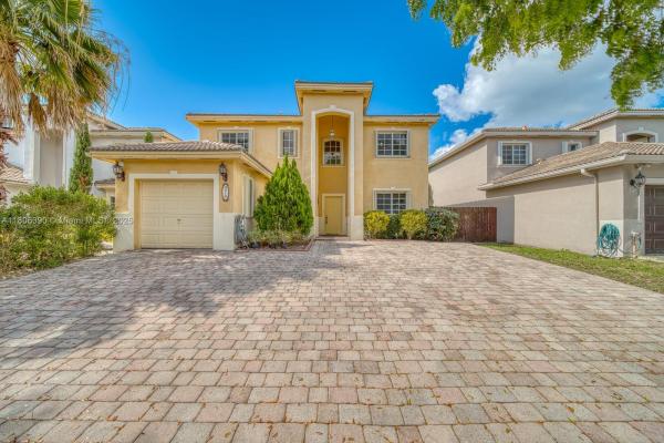 Pelican Bay At Old Cutler Lakes, 9018 SW 211th Ln, Cutler Bay, Florida 33189, image 1