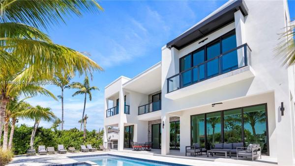 Keystone Island, 12710 Maple Rd, North Miami, Florida 33181, image 1
