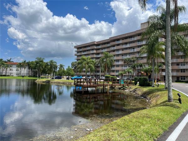 Coronado At Jacaranda, 250 Jacaranda Dr #303, Plantation, Florida 33324, image 1