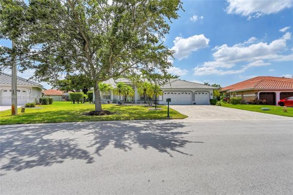 Kensington Commons, 5362 NW 108th Way, Coral Springs, Florida 33076, image 2
