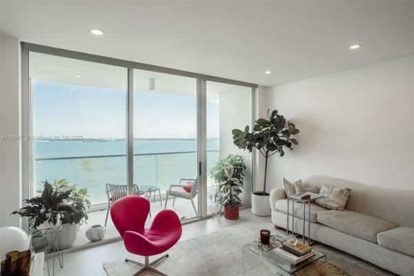 St Louis, 800 Claughton Island Dr #1504, Miami, Florida 33131, image 3