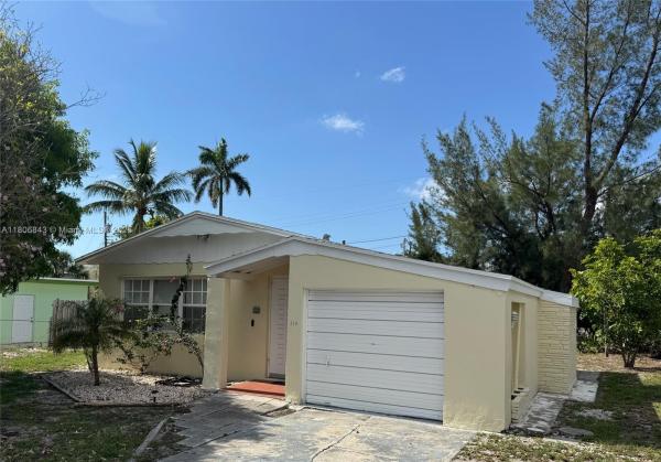 Lantana Plaza, 314 Anderson Rd, Lantana, Florida 33462, image 1