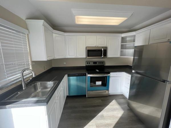 The Hemingway, 617 Ixoria Ave #18, Fort Pierce, Florida 34982, image 1