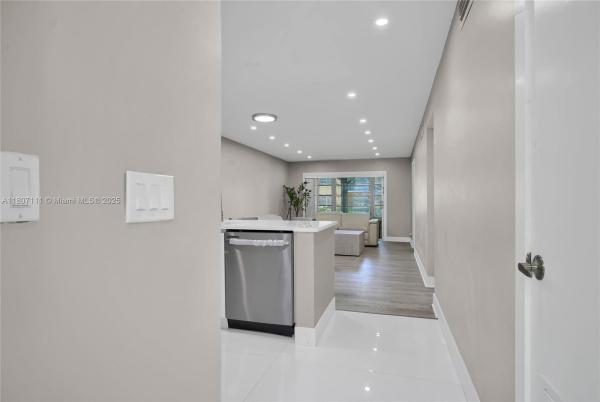 Berkley House Of Carriage Hills, 100 Ashbury Rd #103, Hollywood, Florida 33024, image 1