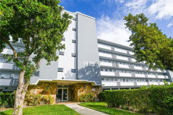 Fairways Royale, 1425 Atlantic Shores Blvd #204, Hallandale Beach, Florida 33009, image 1