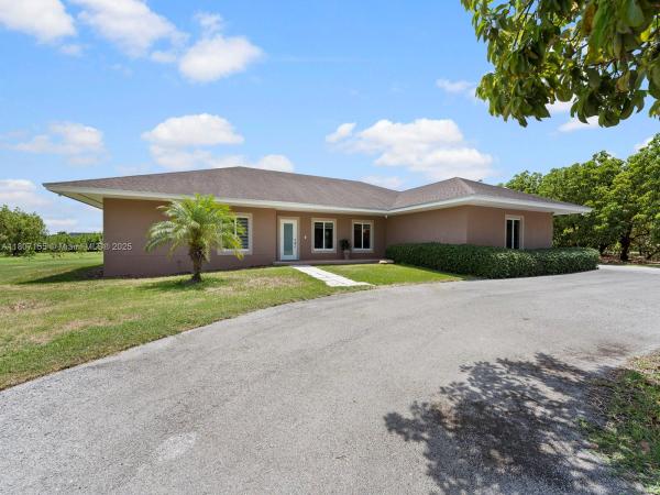 15150 SW 240th St, Unincorporated Dade County, Florida 33032, image 1