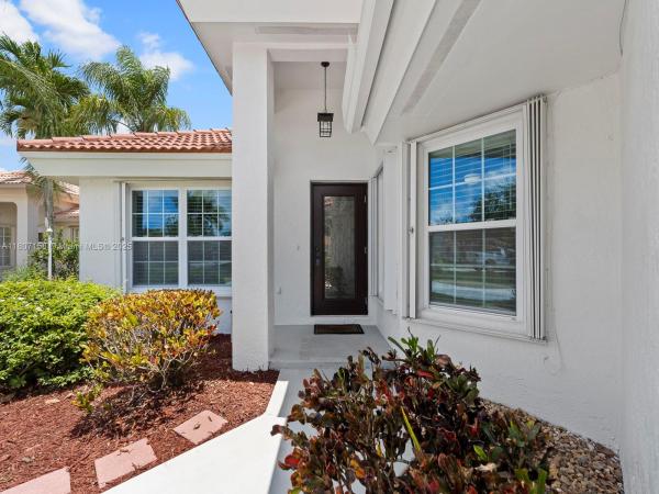 2703 Augusta Dr, Unincorporated Dade County, Florida 33035, image 3