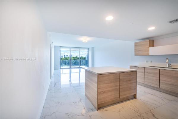 The Harbour South Tower, 16385 Biscayne Blvd #417, North Miami Beach, Florida 33160, image 2