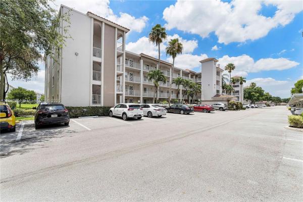 Huntington Pointe, 6080 Huntwick Ter #202, Delray Beach, Florida 33484, image 1