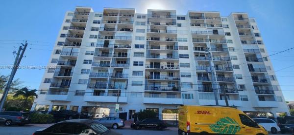 Byron Gardens, 7850 Byron Ave #403, Miami Beach, Florida 33141, image 1
