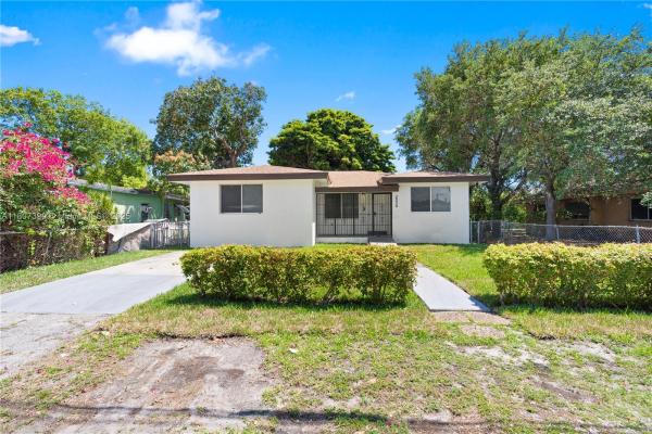 2034 NW 69th Ter, Unincorporated Dade County, Florida 33147, image 1